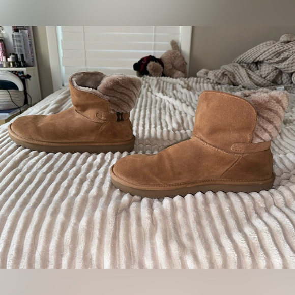 UGG Chestnut with Chevron fur back size 11 - Picture 8 of 10